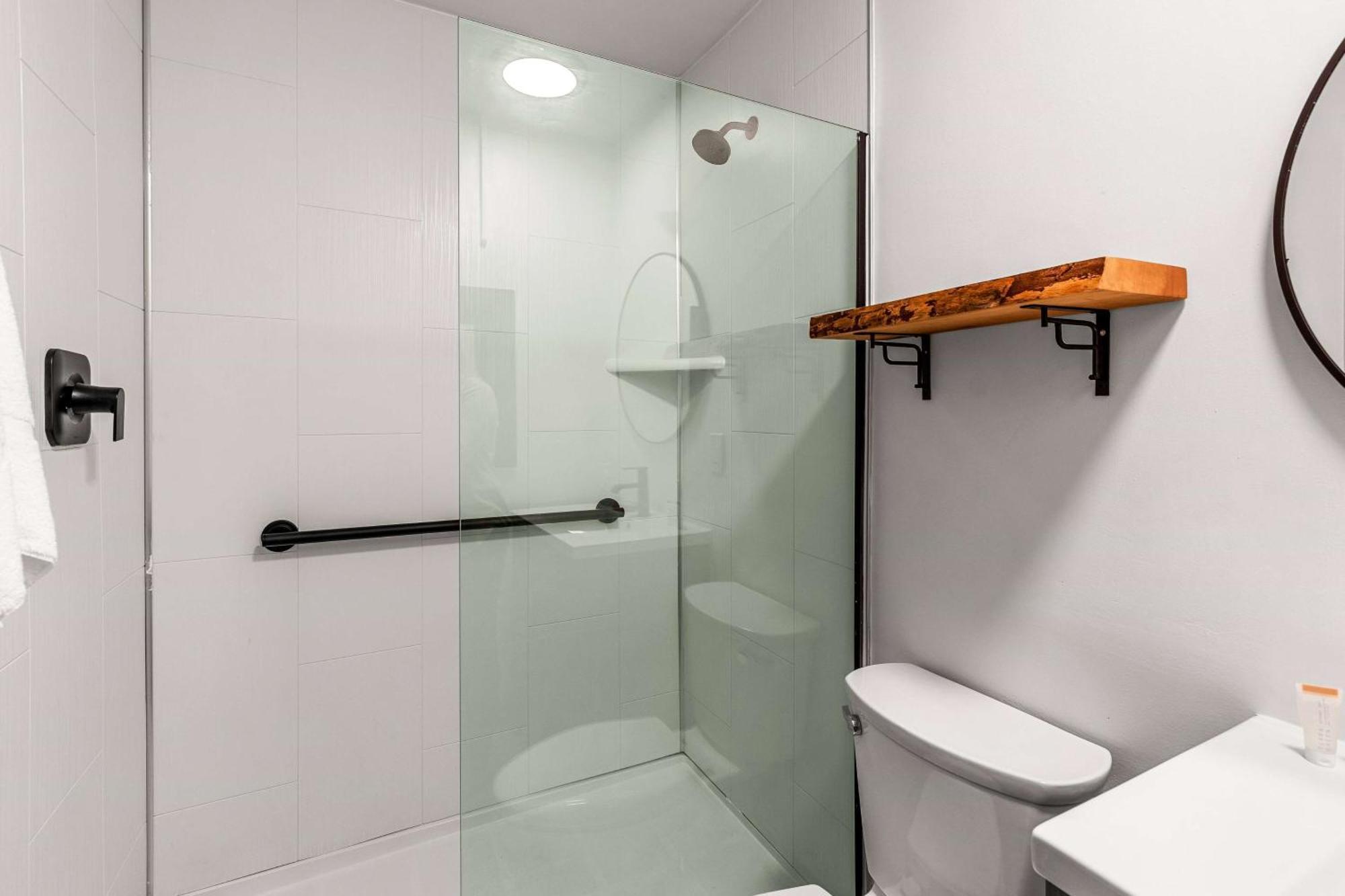 Travelodge By Wyndham Emlenton Esterno foto