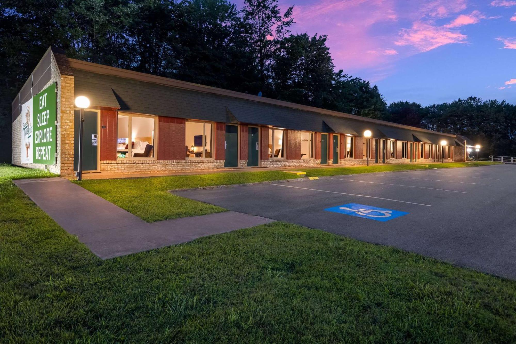 Travelodge By Wyndham Emlenton Esterno foto