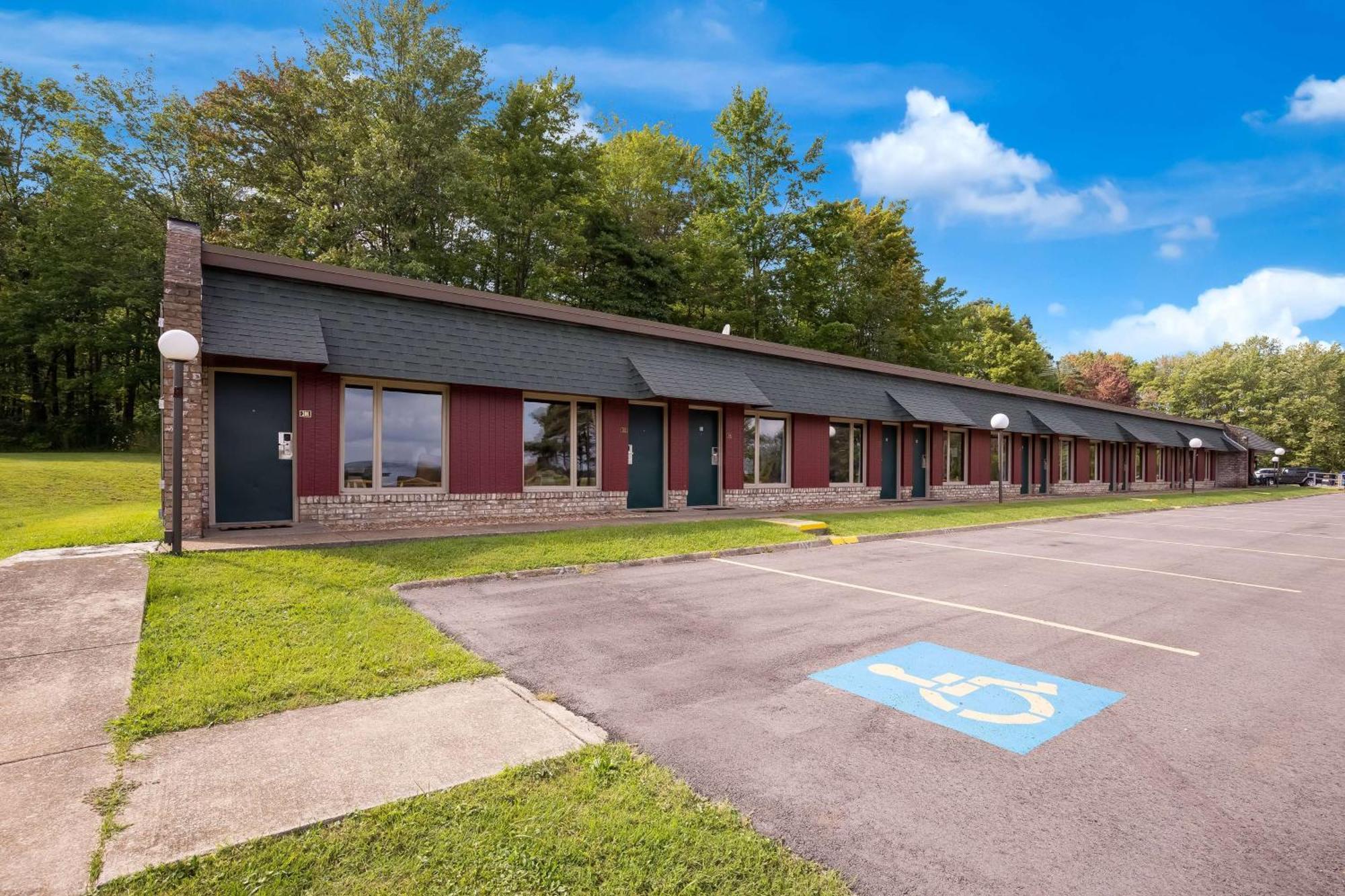 Travelodge By Wyndham Emlenton Esterno foto